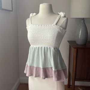 Juniper Blu Tie shoulder tri-color fun top! Size S